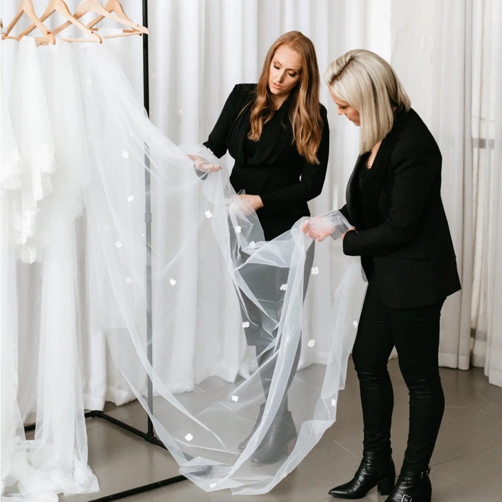 WEDDING VEIL